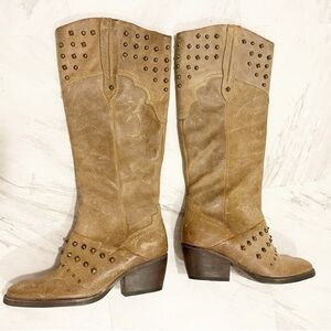 New LEATHER BOOTS WITH STUDS